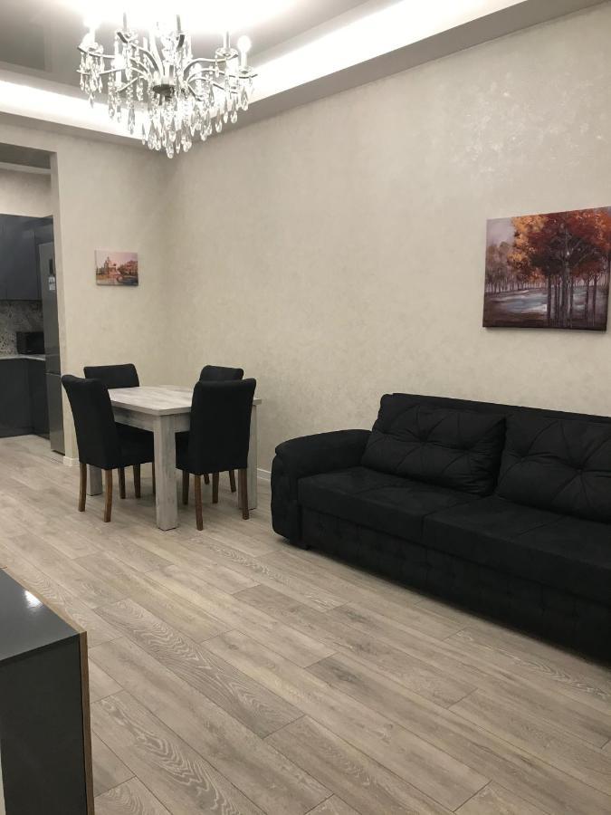 Charm Apartment Tbilisi ภายนอก รูปภาพ