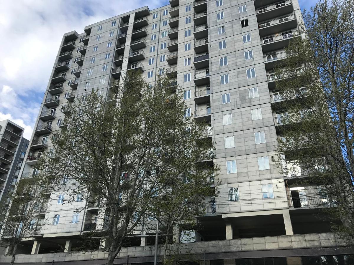 Charm Apartment Tbilisi ภายนอก รูปภาพ